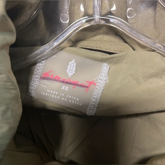 #111. NWT Free People Heading for the Hills Embroidered Puffer Jacket in Olive - Picture 5 of 7